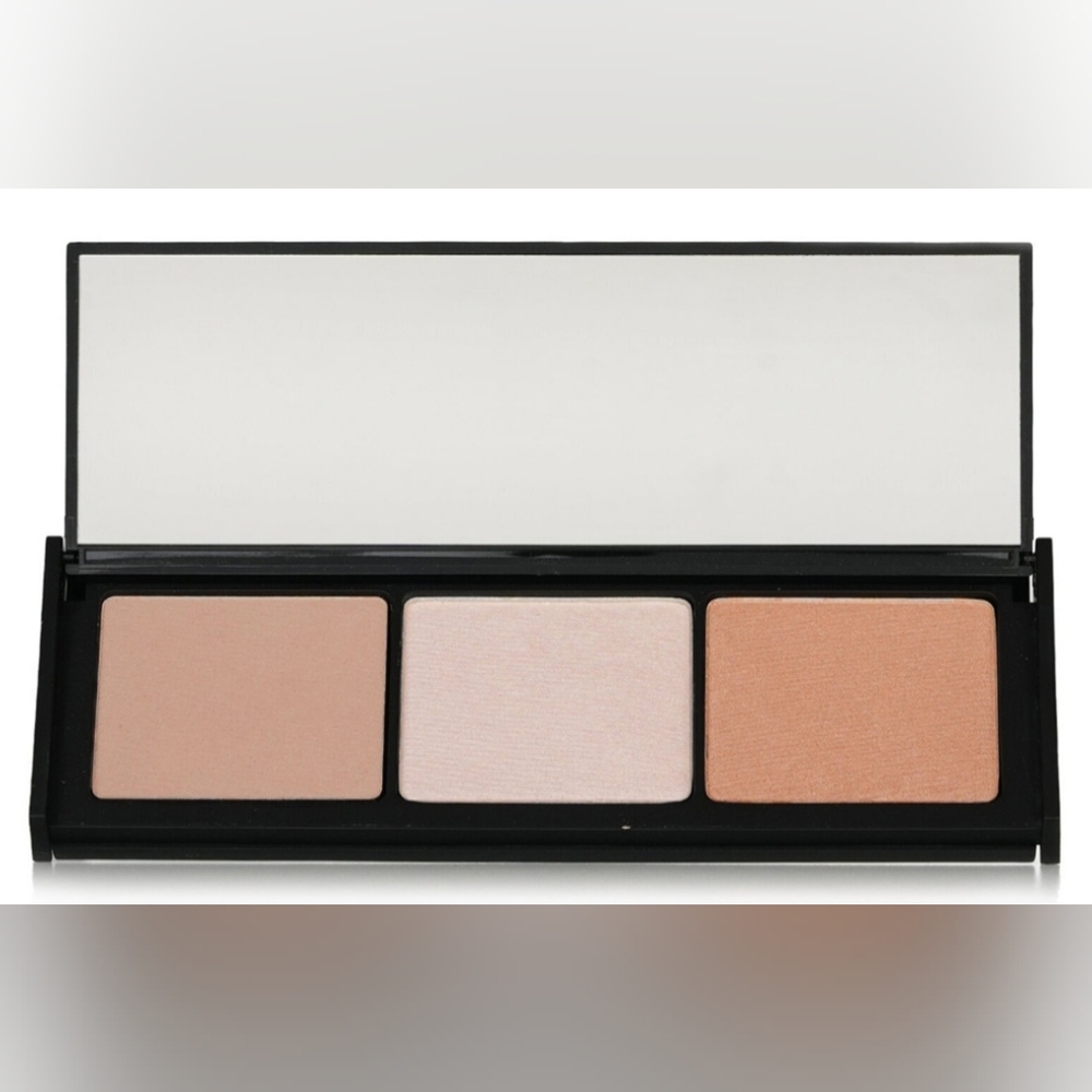 Cargo Creamy Peach /Nude Makeup Palette - Nude, Blush and Peach Shades NIB